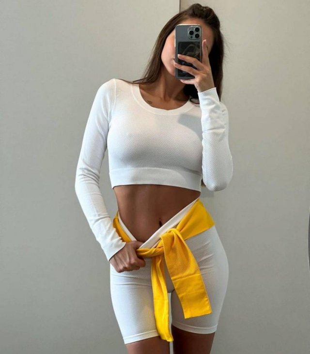 Braless Girls (46 pics)