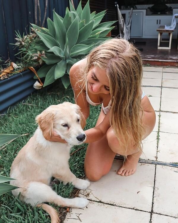 Girls With Puppies (34 pics)