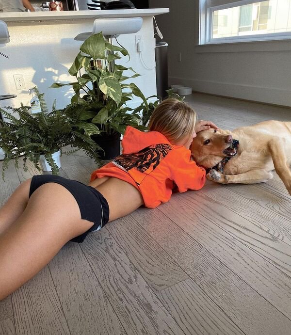 Girls With Puppies (34 pics)