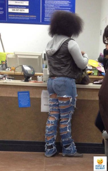 Weird People In Stores (41 pics)