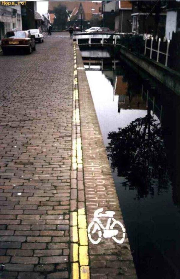 What Is Going On Here? (29 pics)