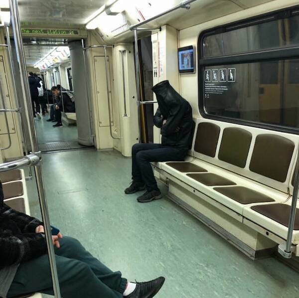 Strange People In The Subway (36 pics)