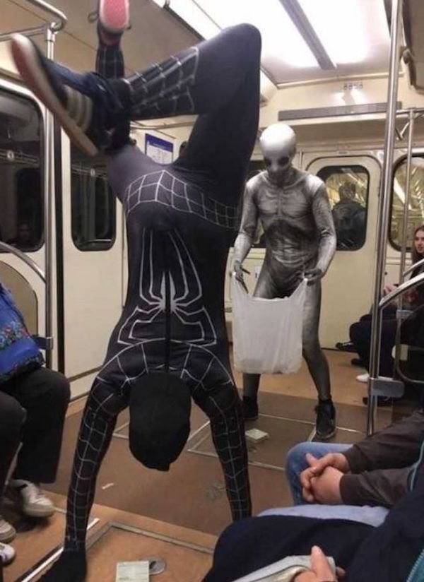 Strange People In The Subway (36 pics)