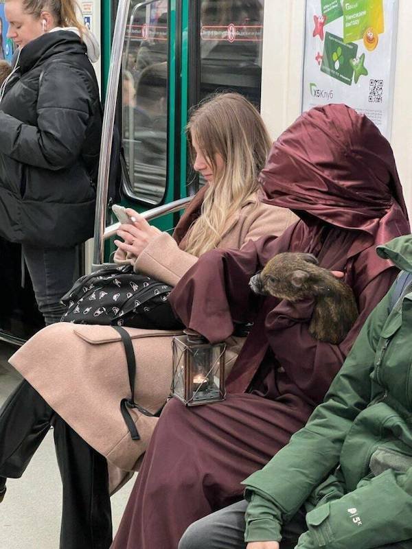 Strange People In The Subway (36 pics)