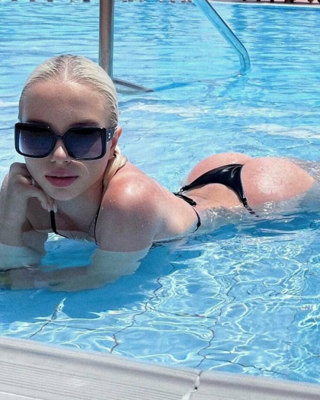 Wet Girls (59 pics)