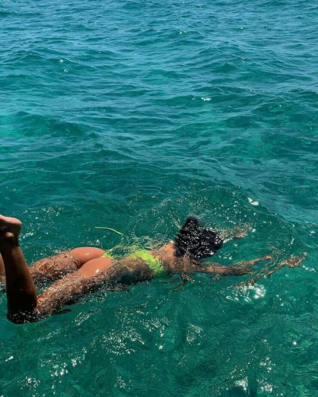 Wet Girls (59 pics)