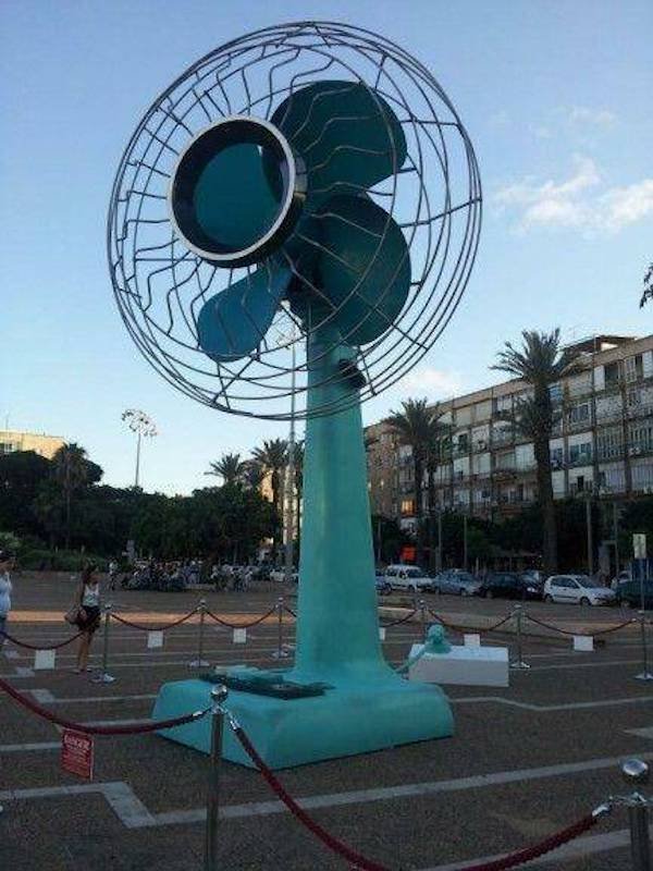 Giant Things (39 pics)