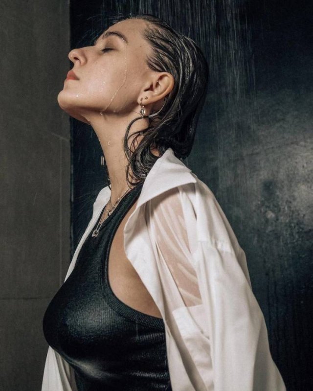 Wet Girls (49 pics)