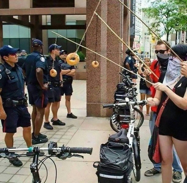 Sarcastic And Scary Finds (45 pics)