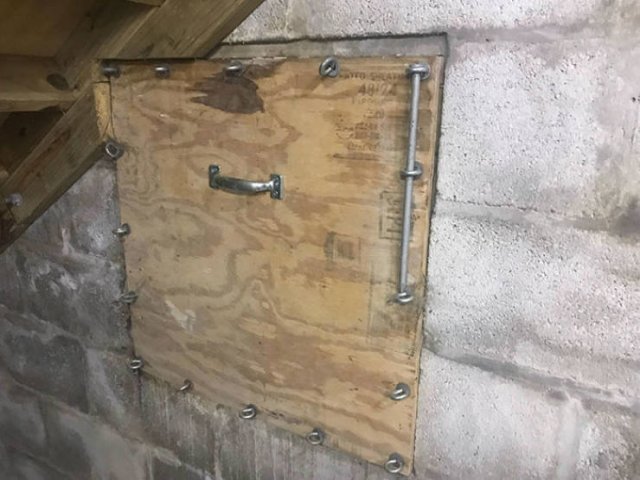 Unexpected Finds In Houses (36 pics)