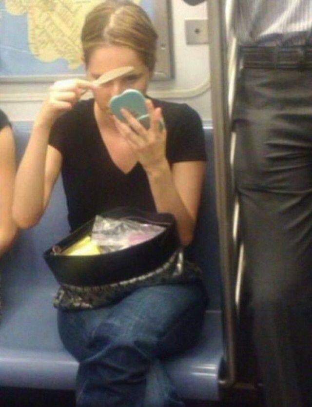 Weird People In Public Transport (31 pics)