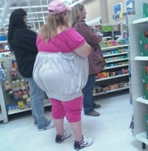 Weird People In Shops (41 pics)
