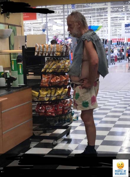 Weird People In Shops (41 pics)