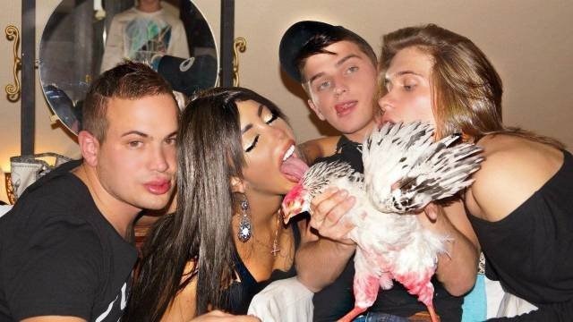 What Is Going On Here? (57 pics)