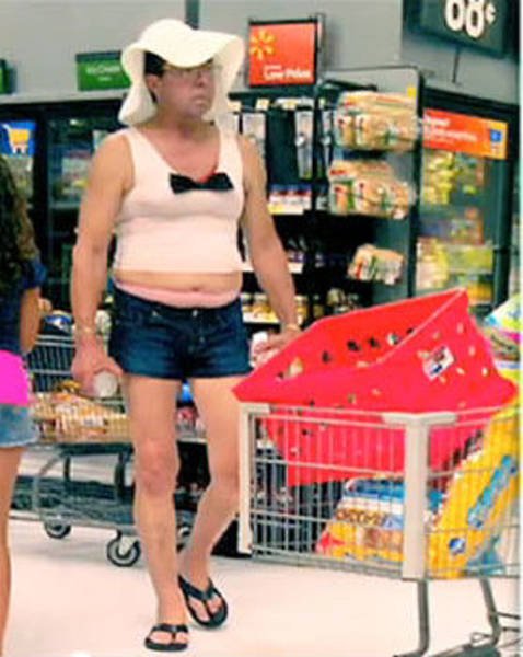 Weird People In Shops (41 pics)