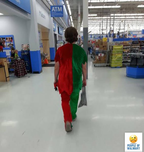 Weird People In Shops (41 pics)