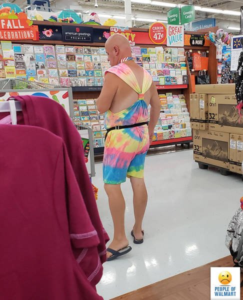 Weird People In Shops (41 pics)