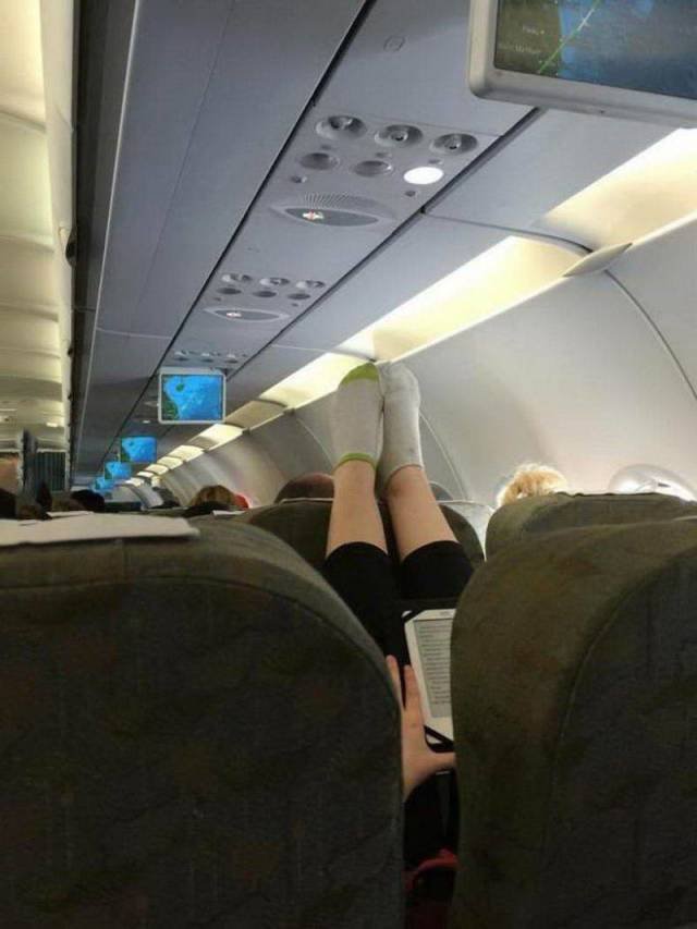 What Is Going On Here? (57 pics)
