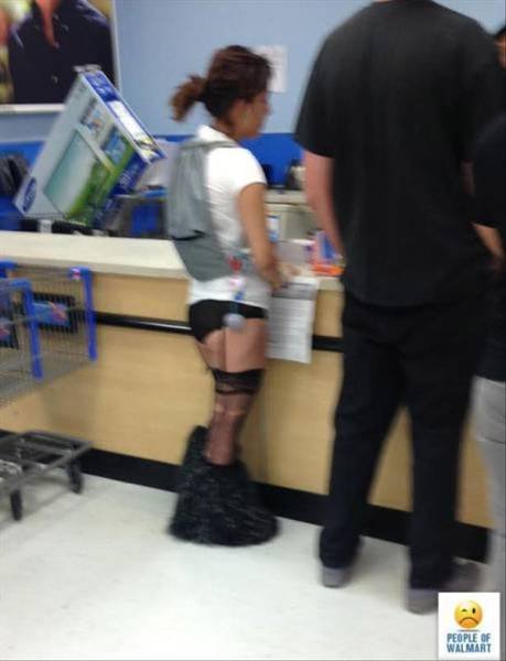 Weird People In Shops (41 pics)