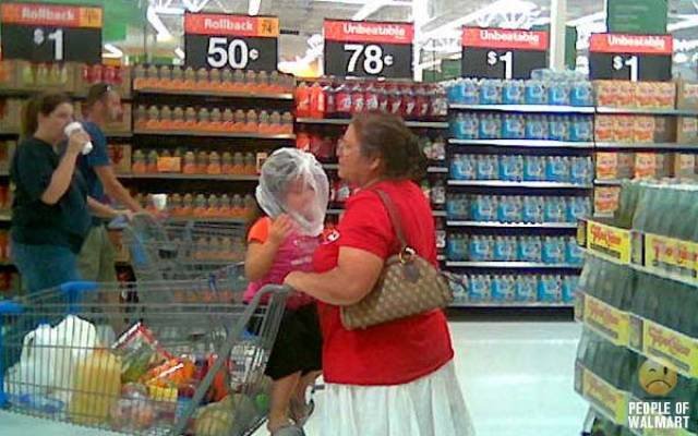 Weird People In Shops (41 pics)