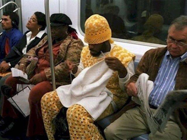 Weird People In Public Transport (31 pics)