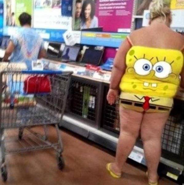 Weird People In Shops (41 pics)
