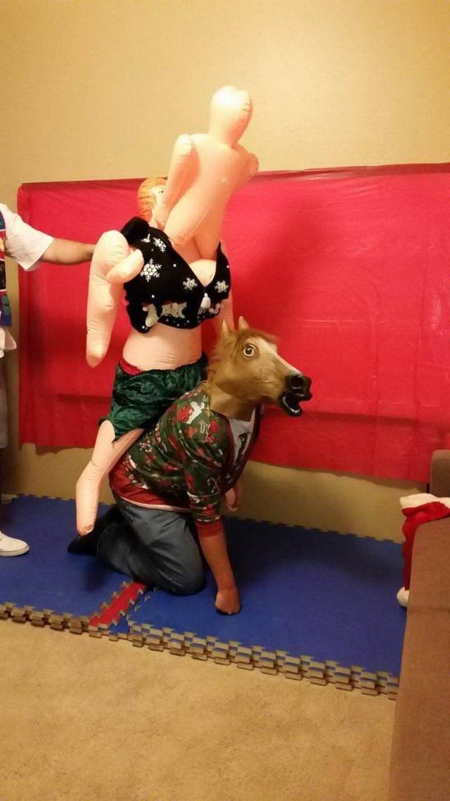 What Is Going On Here? (57 pics)