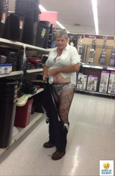 Weird People In Shops (41 pics)