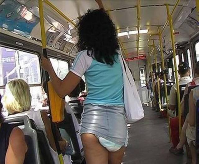 Weird People In Public Transport (31 pics)