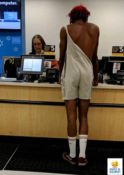 Weird People In Shops (41 pics)