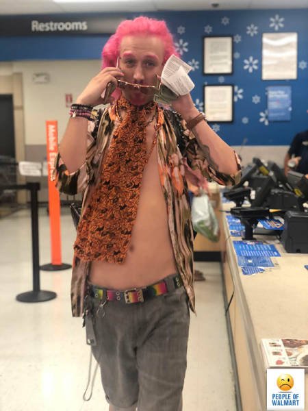 Weird People In Shops (41 pics)