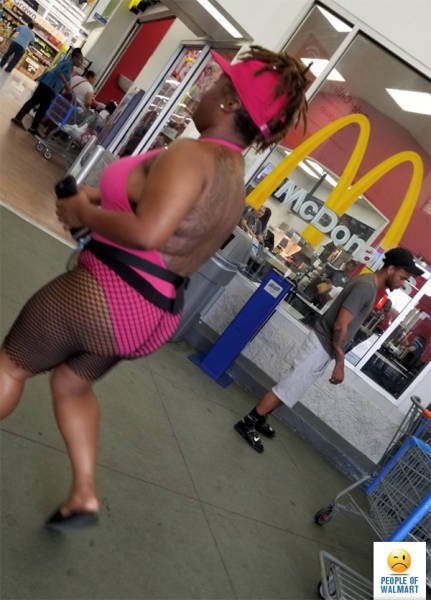 Weird People In Shops (41 pics)
