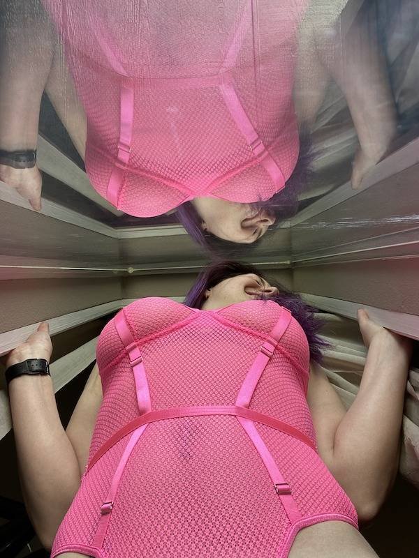 Selfie Girls (41 pics)