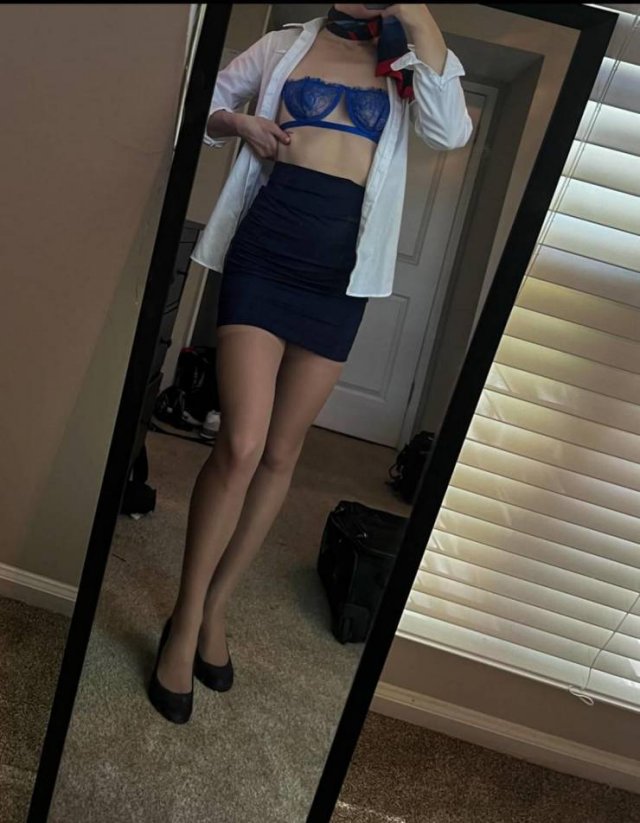 Hot Flight Attendants Without Uniform (25 pics)
