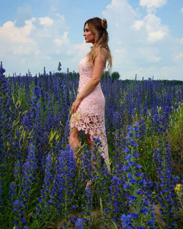 Girls In Sundresses (49 pics)