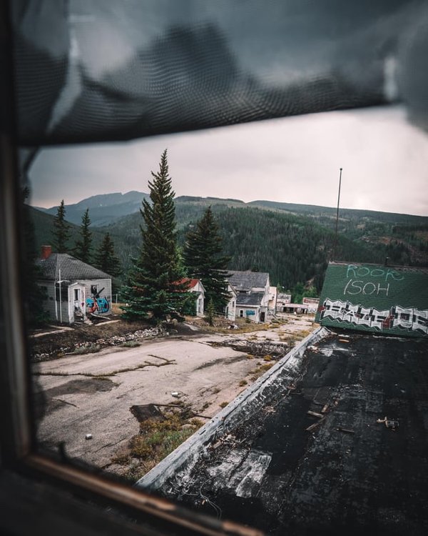 Amazing Abandoned Places (20 pics)