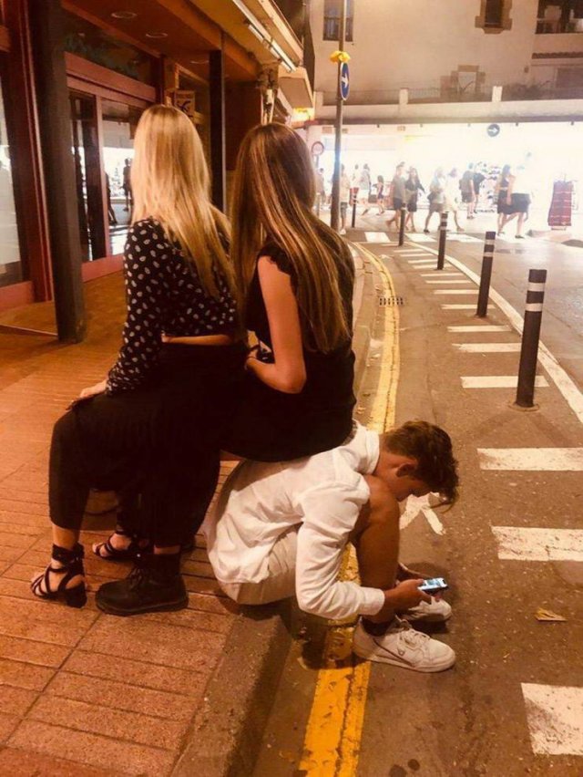 What Is Going On Here? (50 pics)