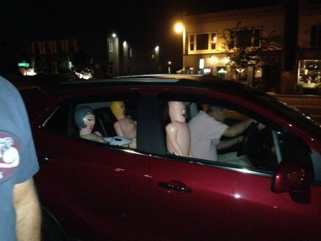What Is Going On Here? (50 pics)
