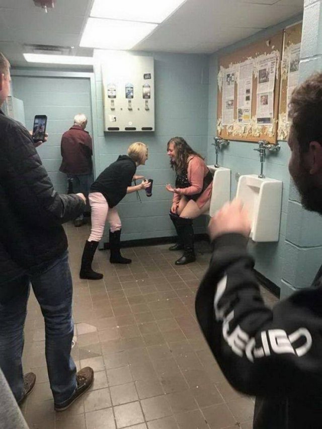 What Is Going On Here? (50 pics)