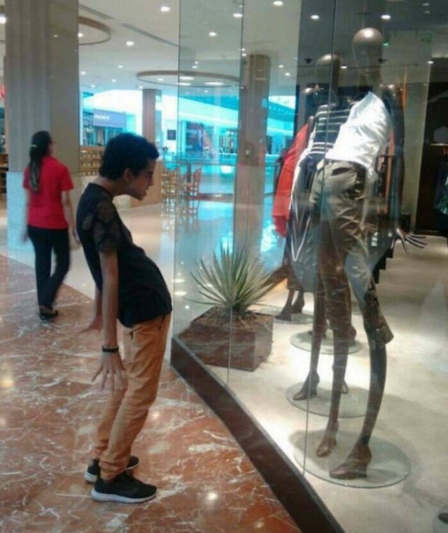 Strange Photos From Around The World (43 pics)