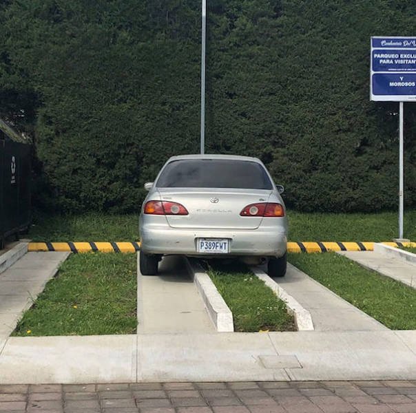 Bad Drivers (28 pics)