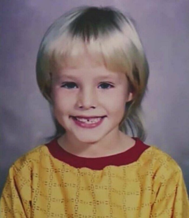 Rare Photos Of Celebrities In Their Childhood (34 pics) Rare Photos Of Celebrities In Their Childhood (34 pics)