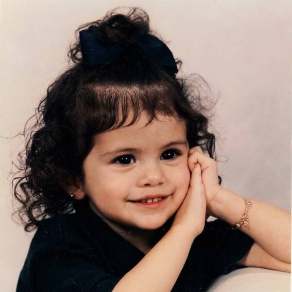 Rare Photos Of Celebrities In Their Childhood (34 pics) Rare Photos Of Celebrities In Their Childhood (34 pics)