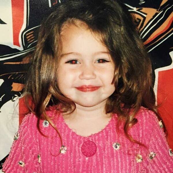 Rare Photos Of Celebrities In Their Childhood (34 pics) Rare Photos Of Celebrities In Their Childhood (34 pics)