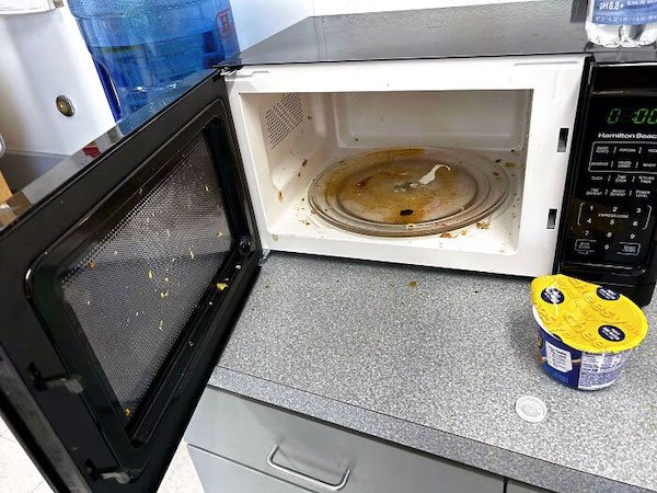 Annoying Coworkers (28 pics) Annoying Coworkers (28 pics)