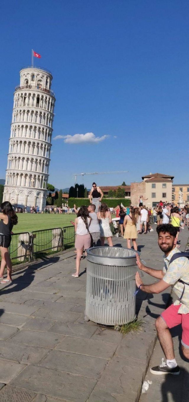 What Is Going On Here? (52 pics)