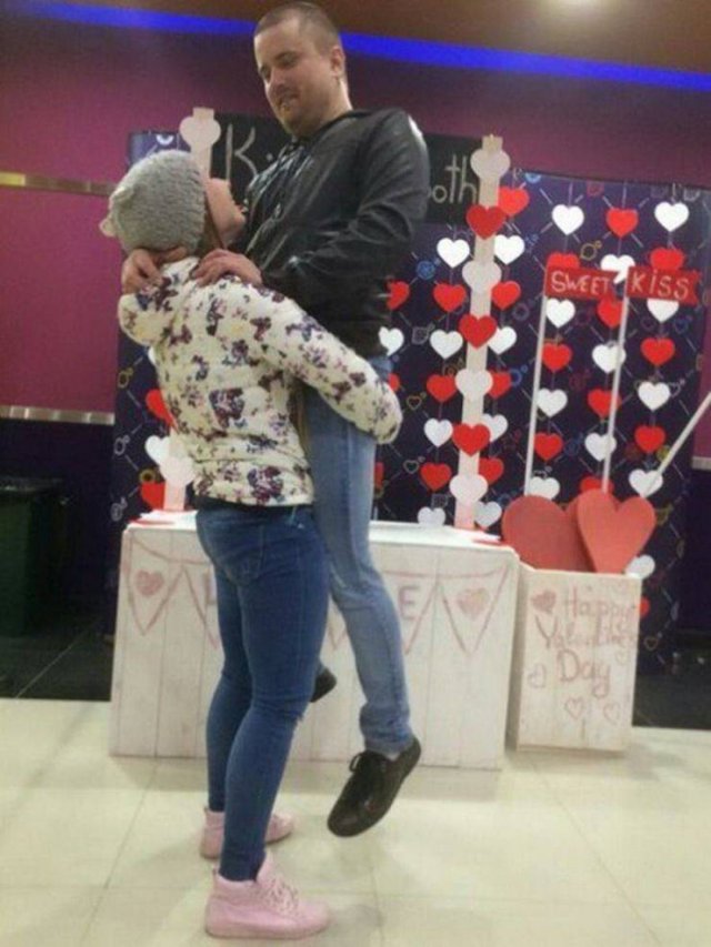 What Is Going On Here? (52 pics)