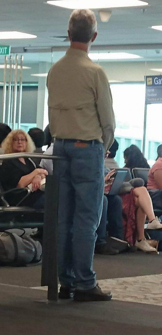 What Is Going On Here? (52 pics)