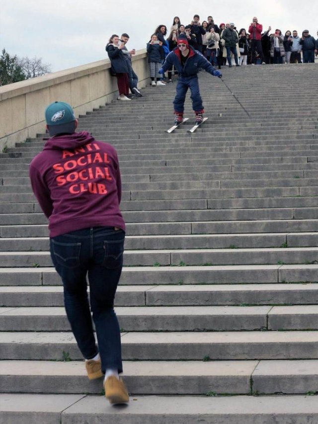 What Is Going On Here? (52 pics)