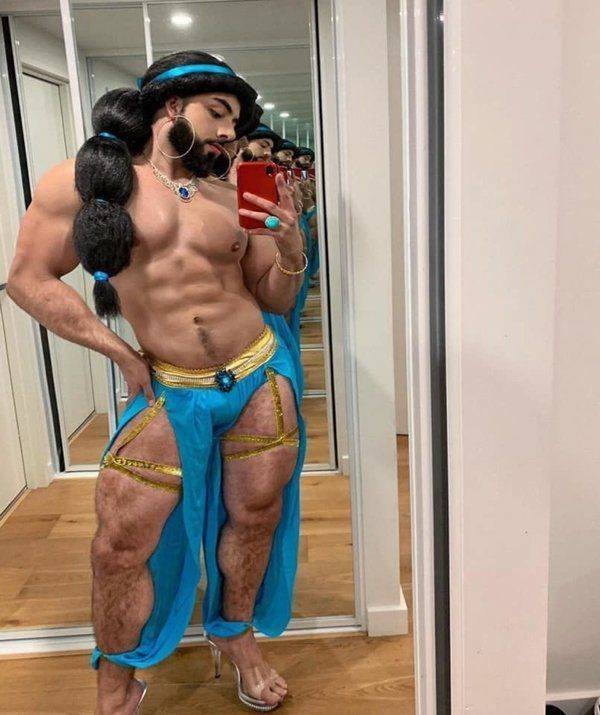 What Is Going On Here? (52 pics)
